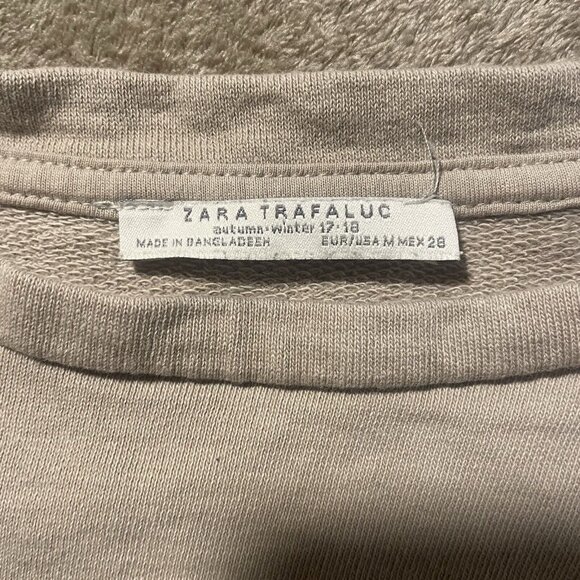 Zara Trafuluc Shirt Women's Size Medium Loose Fit Minimilist Cream Tan Long Slv - Picture 2 of 7